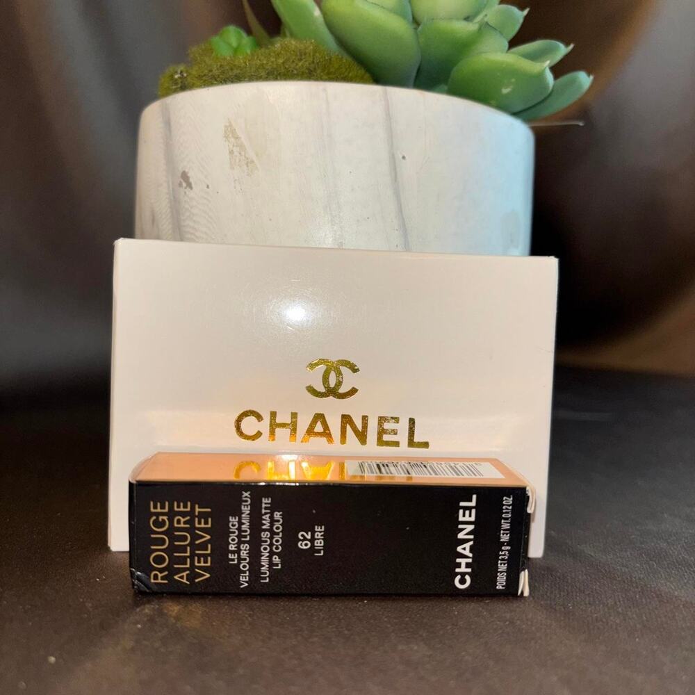 Chanel Bundle:  Chanel Rouge Velvet Lipstick in shade 62 Libre and card holder